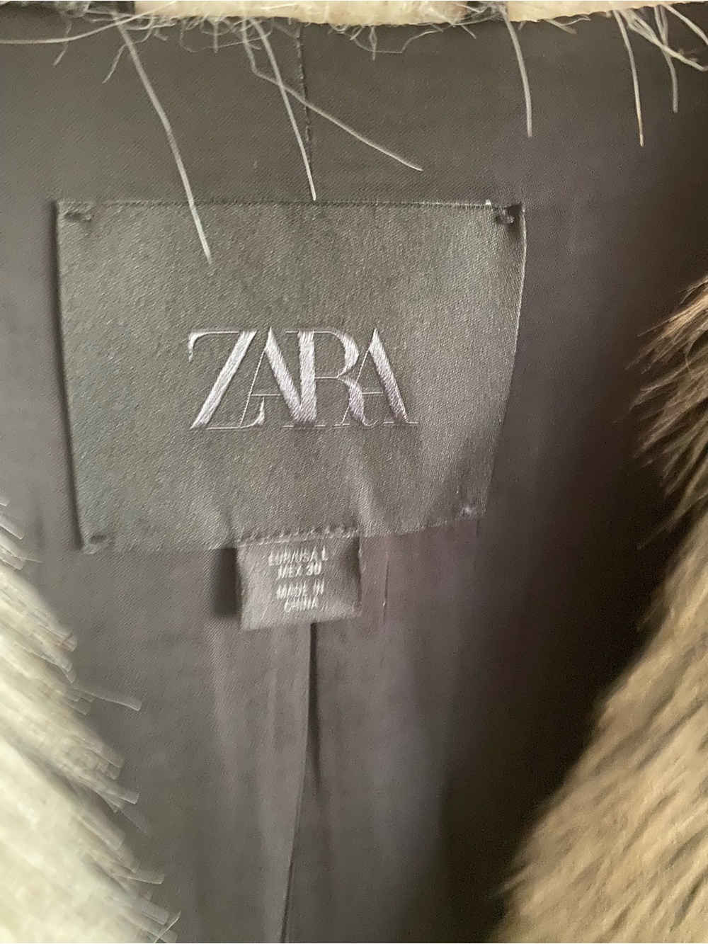 ZARA FAUX FUR SHORT COAT ZW COLLECTION - Picture 3 of 4